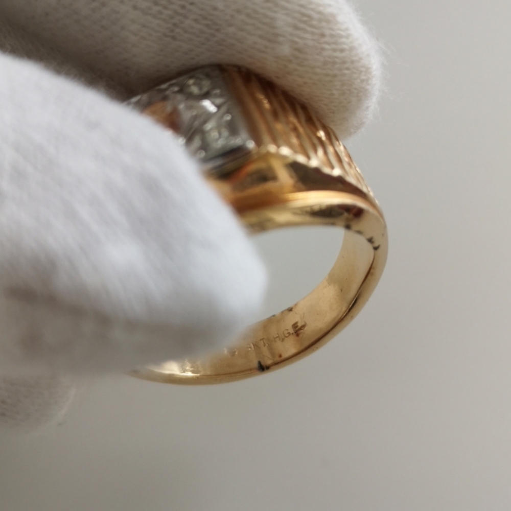Ring - Picture 3 of 7